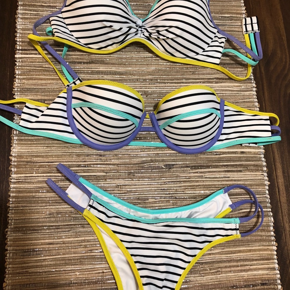Victoria’s Secret Happy Stripe Set